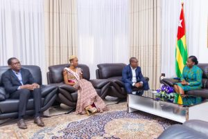 Victoire Dogbe, rencontre Miss Togo 2025, Mlle Nadiratou Afolabi, pour soutenir son projet de scolarisation des jeunes filles,