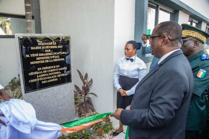 Côte d’Ivoire : Téné Birahima inaugure l’Hôtel des Armées,