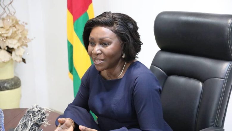 La ministre Kayi Mivedor-Sambiani a réuni les opérateurs économiques à Lomé pour anticiper les tensions sur les prix