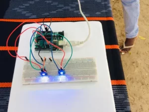 La caravane scientifique de l’Université de Kara sensibilise les lycéennes aux filières scientifiques à travers des ateliers interactifs,