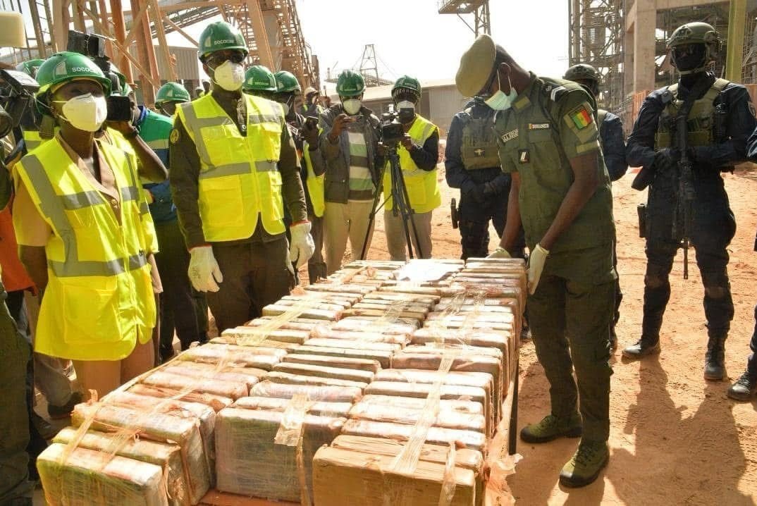 Les Douanes sénégalaises ont incinéré 2605 kg de cocaïne d'une valeur de 208 milliards FCFA dans les flamme de la SOCOCIM,