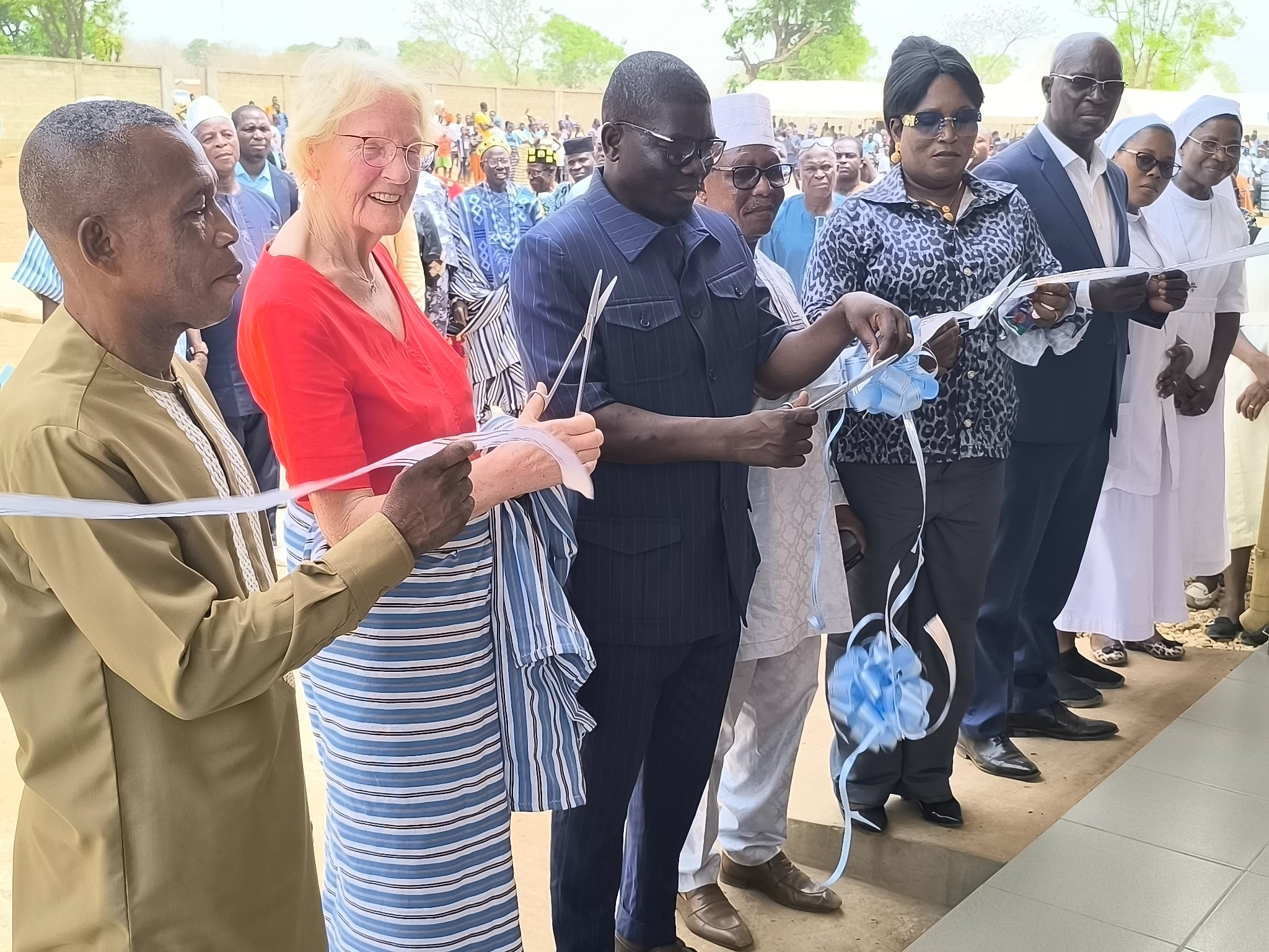Le CMS Anna Maria de Namon, inauguré par le ministre Tchin Darré à Dankpen 2 , devient un espoir sanitaire face aux défis persistants