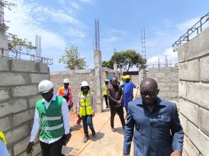 Le  Professeur Tchin Darré, ministre de la Santé, a visité le chantier de l’Ellipse Project au CHU Campus de Lomé, scrutant l’avancée