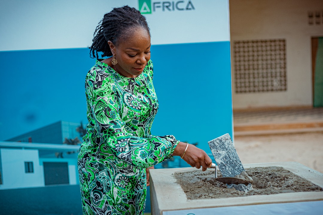 Les ministres togolais Cina Lawson et Calixte Batossie Madjoulba ont posé la première pierre du nouveau siège de CDA tg à Lomé,