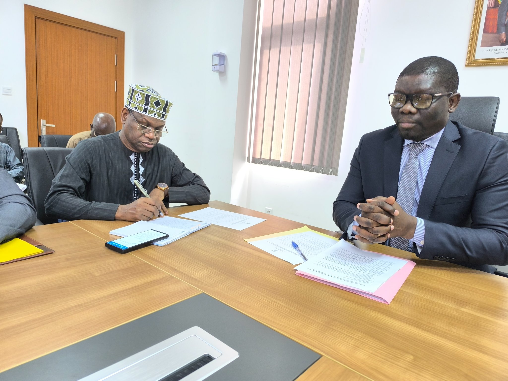 Le Togo façonne l'avenir de sa santé lors de la 1ère réunion du CNC-SS 2025, abordant l'intégration des services, l'initiative Sandal,