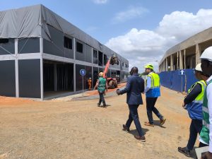 Le  Professeur Tchin Darré, ministre de la Santé, a visité le chantier de l’Ellipse Project au CHU Campus de Lomé, scrutant l’avancée
