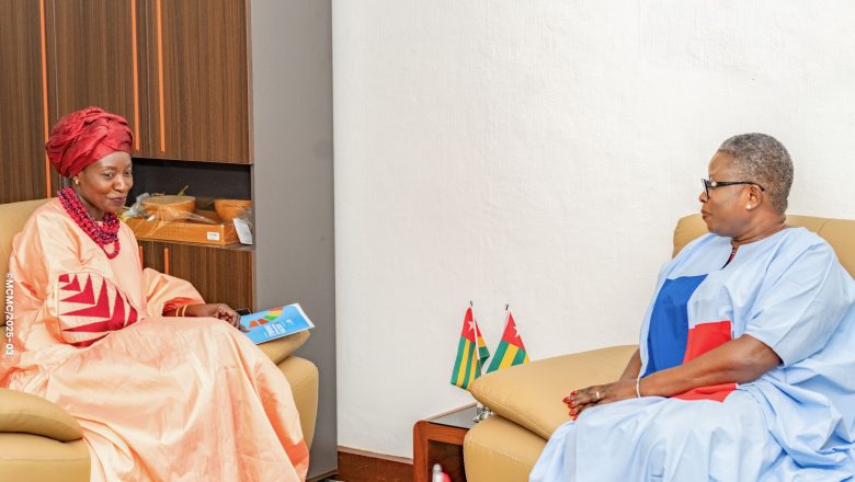 La rencontre entre la ministre Yawa Kouigan et la coordonnatrice Coumba Sow, révélant l'alliance inédite entre le Togo et le Système des UN