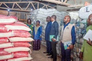 La ministre togolaise Kossiwa Zinsou-Klassou lance une aide de 100 millions de FCFA pour 2 400 ménages des Savanes, affirmant la solidarité