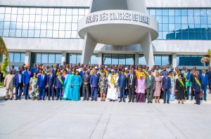 Le  Sénat togolais inaugure sa première session sous la présidence de Barry Moussa Barqué, marquant l’avènement du bicaméralisme dans une Ve