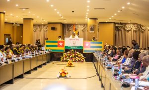 Le  Sénat togolais inaugure sa première session sous la présidence de Barry Moussa Barqué, marquant l’avènement du bicaméralisme dans une Ve