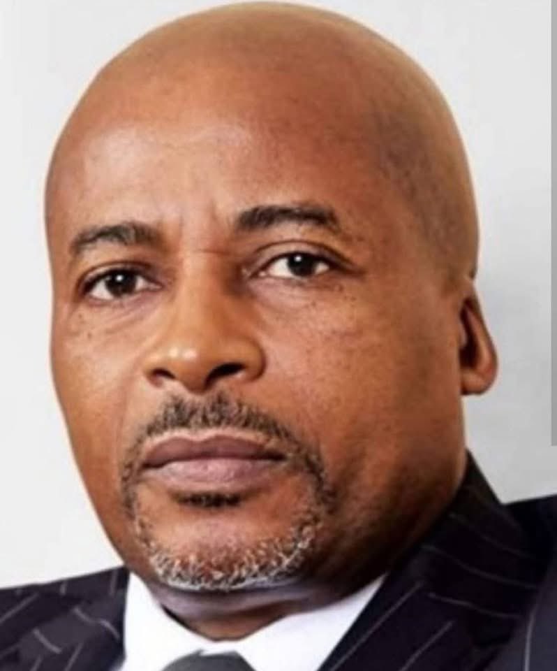 Le décès inexpliqué de John Mokom, directeur général de Standard Chartered Bank Côte d'Ivoire, retrouvé sans vie à son domicile à Abidjan