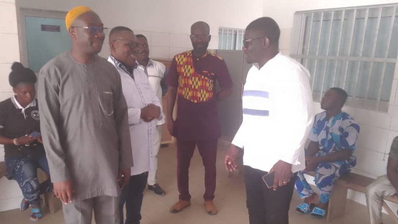 Le ministre de la Santé, Tchin Darré, visite le CHP de Notsè pour inspecter la nouvelle maternité rénovée dans le cadre du projet SSEQCU,