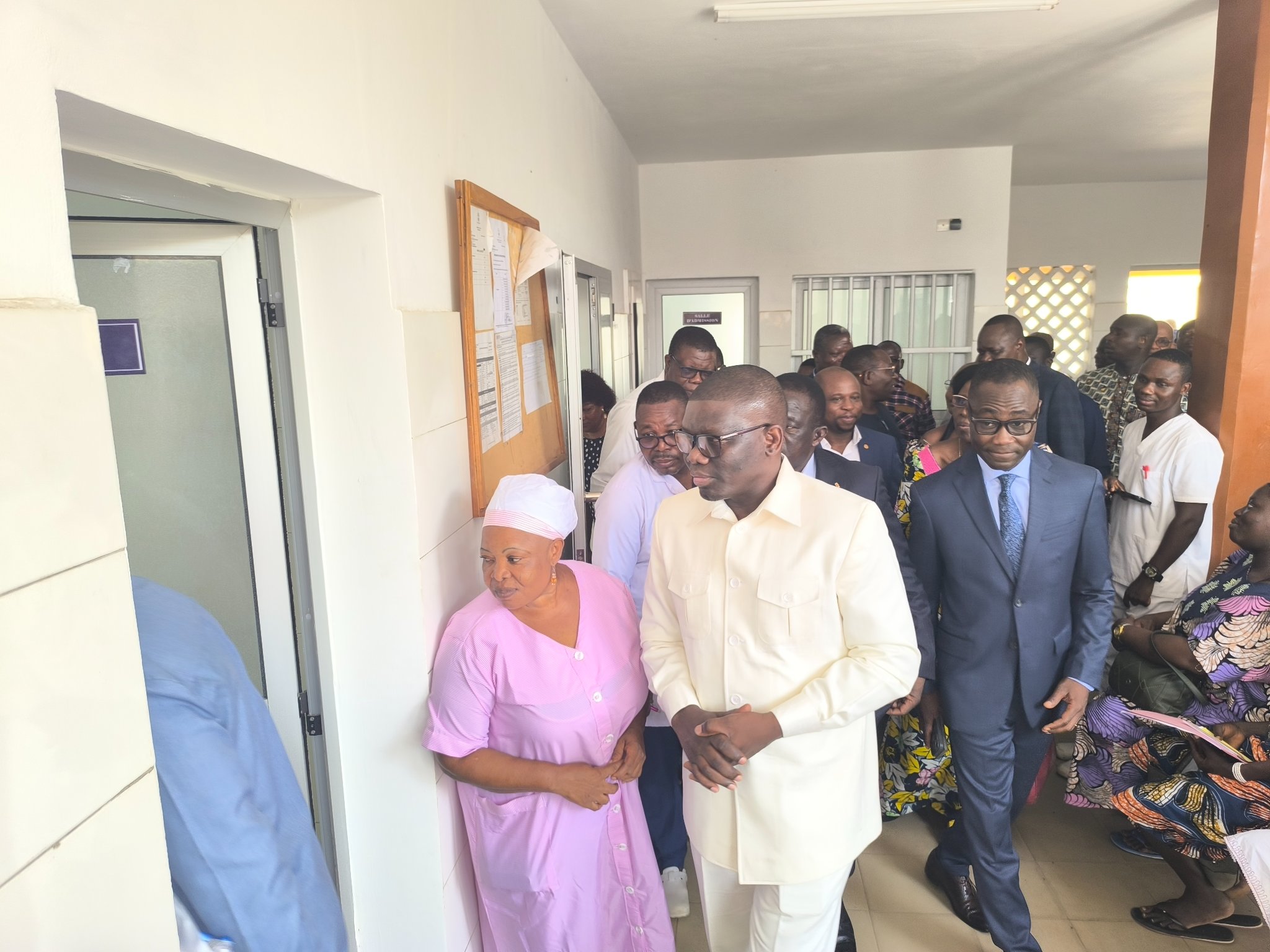 Le Togo inaugure une maternité rénovée et équipée à Notsè, marquant une avancée significative vers la couverture sanitaire universelle