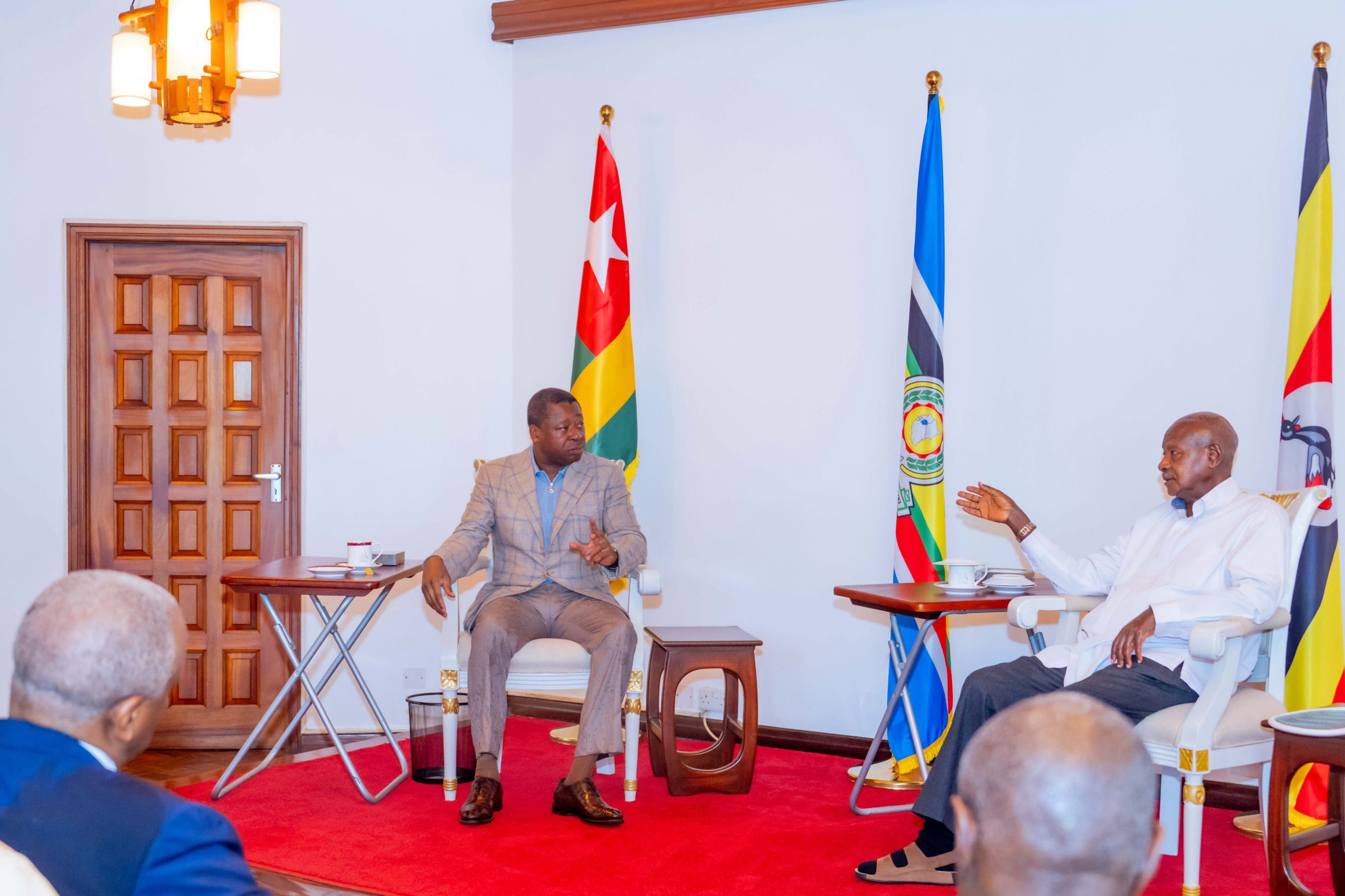 Faure Gnassingbé a rencontré Yoweri Museveni à Kampala pour discuter sécurité régionale et médiation dans la crise de l’est de la RDC.