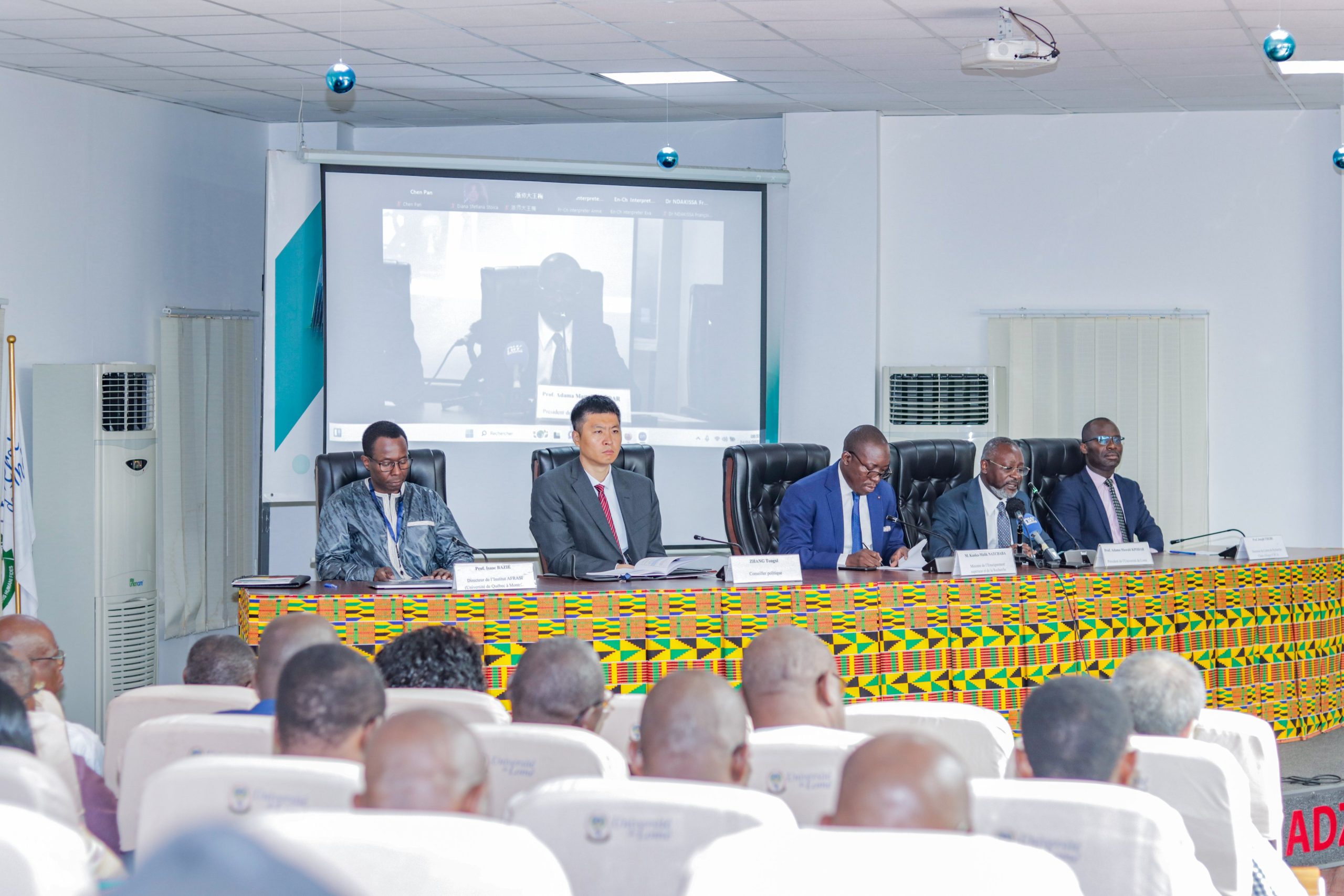 L’Université de Lomé a lancé un colloque international explorant l’héritage de Bandung et les perspectives d’une solidarité Afrique-Asie, réunissant experts et universitaires pour façonner un nouvel ordre mondial.