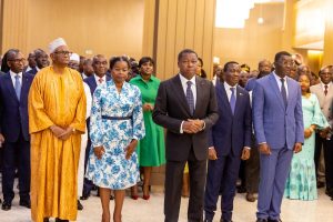 À la veille du 65e anniversaire de son indépendance, le président Faure Gnassingbé a distingué militaires et civils, symboles de résilience 