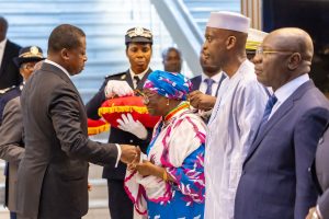 À la veille du 65e anniversaire de son indépendance, le président Faure Gnassingbé a distingué militaires et civils, symboles de résilience 