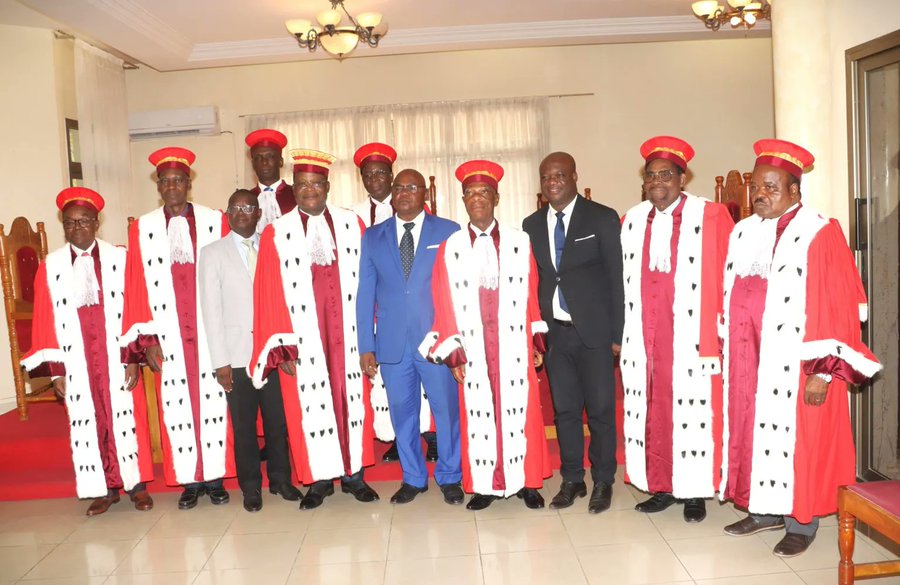 Togo : Un serment pour la transparence, la santé des candidats au crible médical