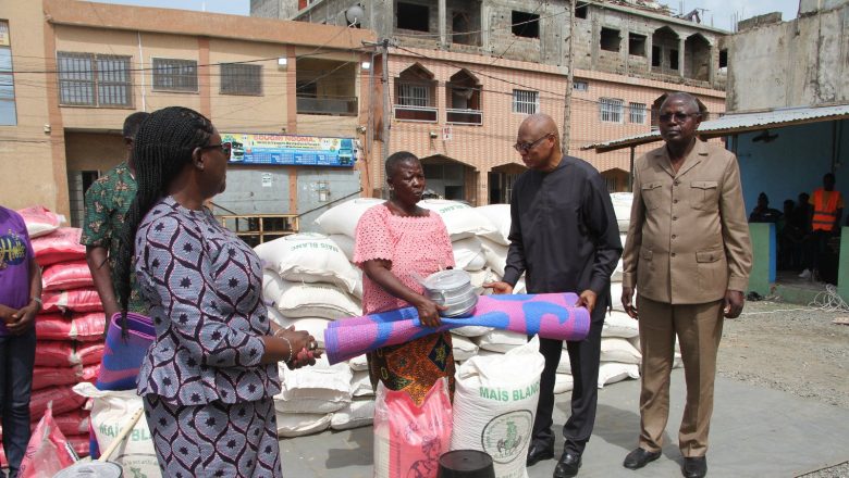 Un incendie impliquant des substances chimiques a frappé Aguiakomé au Togo le 14 avril 2025, causant le déplacement de 155 personnes ;