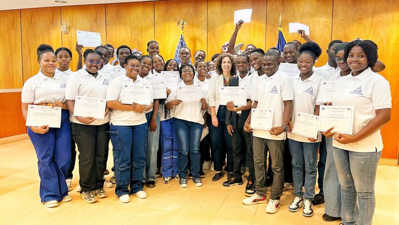 L'Ambassade des États-Unis au Togo a offert une formation intensive en anglais et entrepreneuriat à l'IFTS, ouvrant des portes