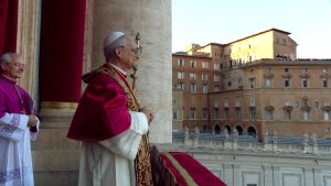 Élection historique au Vatican : l'Américain Robert Francis Prevost devient le pape Léon XIV, premier du genre, pour guider l'Église.