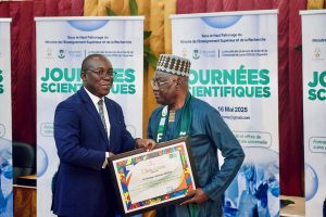 Les premières Journées Scientifiques de la FSS à l'Université de Lomé abordent les défis de la formation et de l'offre de soins face à l'ambition togolaise de couverture maladie universelle, visant des solutions concrètes et l'équité.