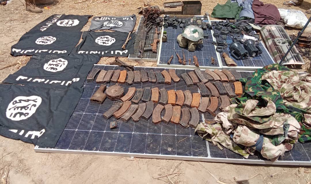 L'armée nigériane, soutenue par des civils, a mené un raid réussi dans la forêt de Sambisa, forçant les insurgés de Boko Haram/ISWAP à fuir