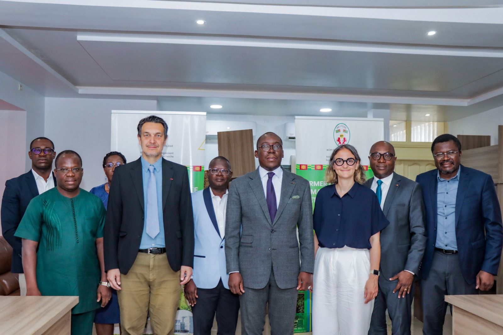 Le Togo lance un projet ambitieux de Plateforme de Recherche Internationale en Santé Mondiale (PRISME) pour renforcer sa position scientifique et relever les défis sanitaires globaux.