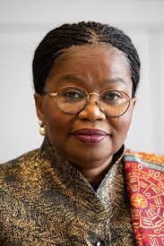 Victoire Dogbé  : l’étoile filante de la Cinquième République