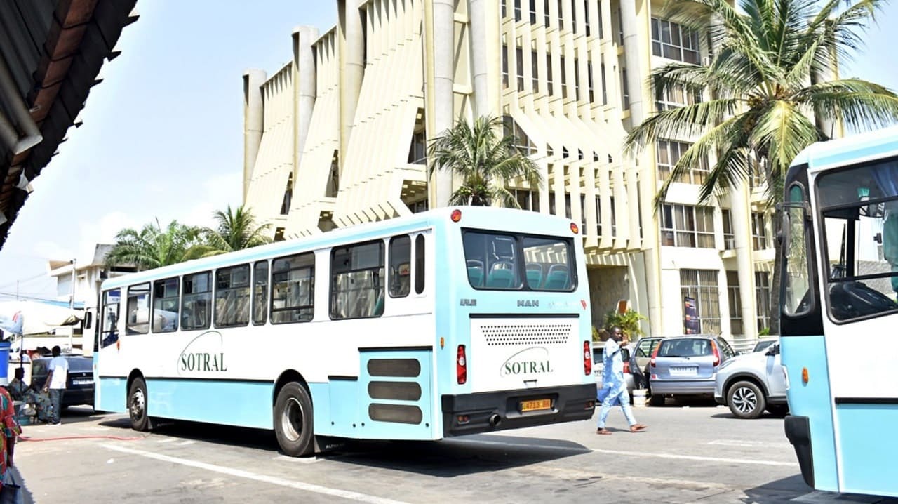 Dès 2026, SOTRAL et Togocom lancent l'achat de billets par code USSD pour révolutionner le transport public à Lomé, le rendant rapide,