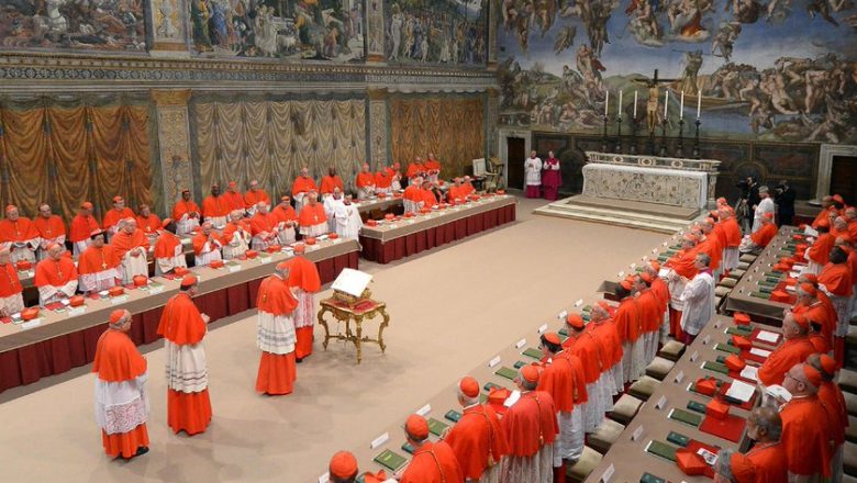 Le conclave pour élire le successeur du pape François a débuté aujourd'hui dans la chapelle Sixtine, le monde entier retenant son souffle