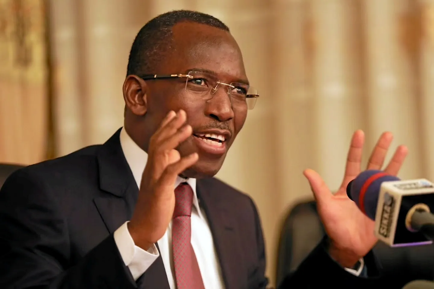 Le Ministre de la Fonction publique du Togo lance un ultimatum aux lauréats absents du concours 2022, exigeant leur prise de poste avant le 1ᵉʳ juillet pour dynamiser l'administration togolaise.