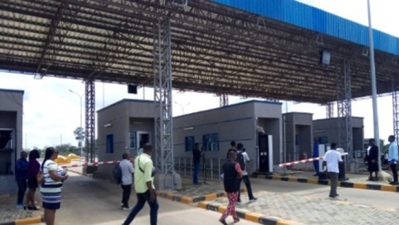 Le Togo inaugure un péage high-tech à Aného sur la RN2, modernisant ses infrastructures routières stratégiques pour renforcer son statut de hub logistique ouest-africain.