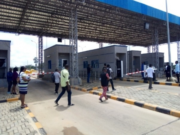 Le Togo inaugure un péage high-tech à Aného sur la RN2, modernisant ses infrastructures routières stratégiques pour renforcer son statut de hub logistique ouest-africain.