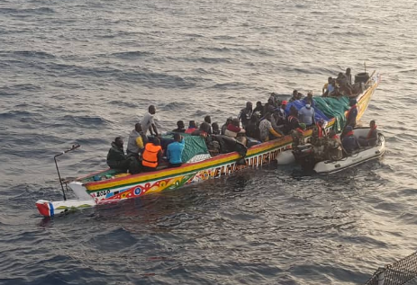 La Garde nationale de Guinée-Bissau a intercepté 56 migrants à bord d'une pirogue au large de Cacheu, soulignant la tragédie des traversées