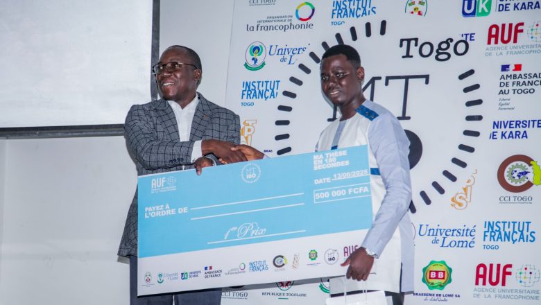 Le doctorant togolais Hessouwè Kévin Pari remporte la 5ᵉ édition de "Ma Thèse en 180 secondes" à Lomé et représentera le Togo à la finale internationale à Bucarest.
