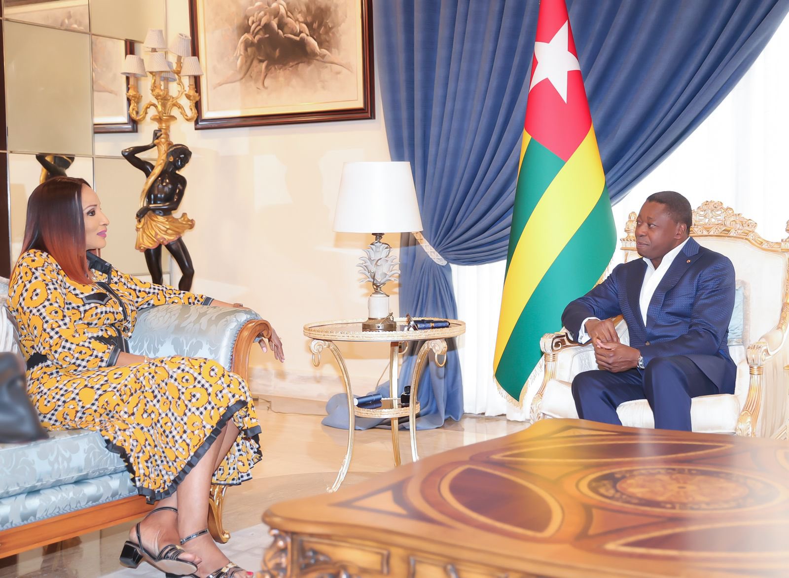 Lomé en ébullition : le Togo, pion de la CEDEAO, convoqué au sommet économique historique d’Abuja