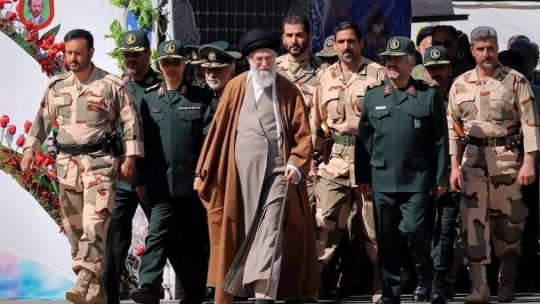 L'Iran agite la menace de fermer le détroit d'Ormuz, un passage stratégique vital pour le commerce mondial, ravivant les craintes