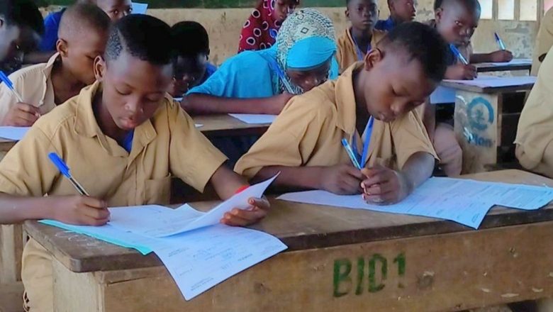Plus de 232 000 élèves togolais, dont 115 234 filles, passent le CEPD 2025, marquant une étape cruciale pour leur avenir et l'éducation nationale.