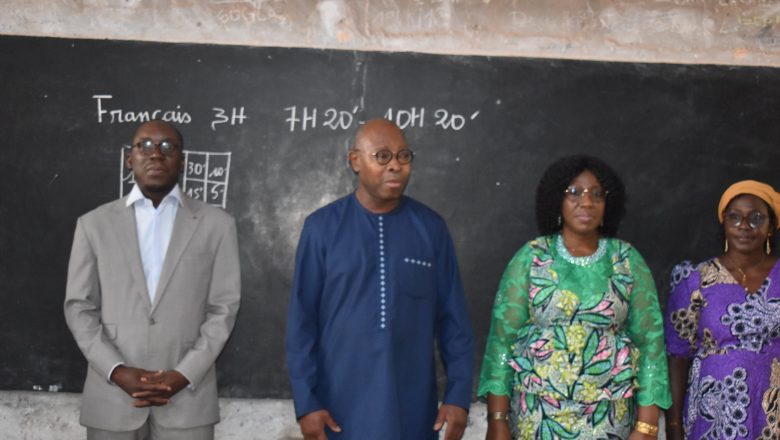 Les Ministres togolais Kanka-Malik Natchaba et Isaac Tchiakpé ont supervisé les épreuves du BTS 2025 à Lomé, encourageant les 1 576 candidats et soulignant l'importance du diplôme pour l'autonomisation et le développement du pays.