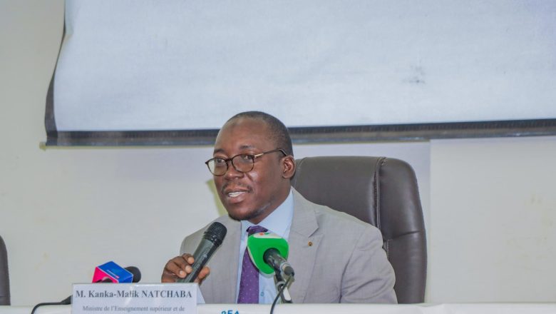 Lomé accueille un colloque scientifique international où 43 chercheurs de 14 pays explorent les "langages silencieux" africains, révélant la richesse de la communication non verbale et la place du continent dans la recherche mondiale.