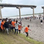 L’effondrement du pont Gambhira au Gujarat fait neuf morts et ravive les critiques sur la vétusté des infrastructures indiennes, dans un contexte de mousson meurtrière et d’alertes ignorées.