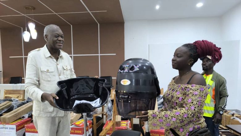 Lacs1 : 150 jeunes artisans diplômés reçoivent des kits professionnels et un soutien présidentiel, dans une initiative ambitieuse