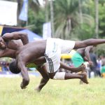 À Kozah, les luttes Evala embrasent la région de Kara, mobilisant des milliers de spectateurs autour d’un rituel kabyè ancestral où s’exaltent courage, identité et cohésion communautaire.