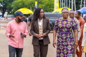 À Lomé, la cheffe Laurence Assignon vise le Guinness du plus long marathon de cuisine, propulsant la gastronomie togolaise sur la scène mondiale.