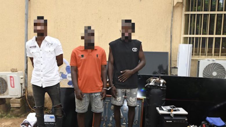 La Gendarmerie nationale togolaise a arrêté trois individus à Lomé, soupçonnés de cambriolages et d’agressions sexuelles.