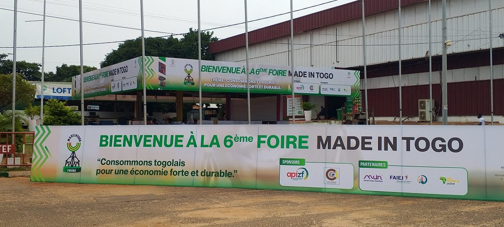 La 6ᵉ Foire Made in Togo célèbre l’ingéniosité locale, mobilise les citoyens autour d’un patriotisme économique et propulse l’artisanat au rang de pilier national.