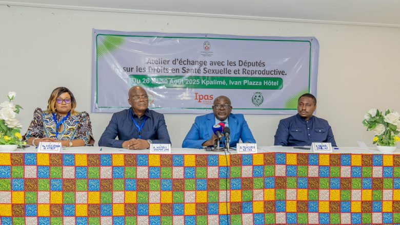 À Kpalimé, un atelier réunit députés, experts et partenaires autour des droits en santé sexuelle et reproductive. Objectif : renforcer l’engagement parlementaire pour un cadre législatif inclusif et améliorer l’accès aux soins pour les femmes et les filles au Togo.
