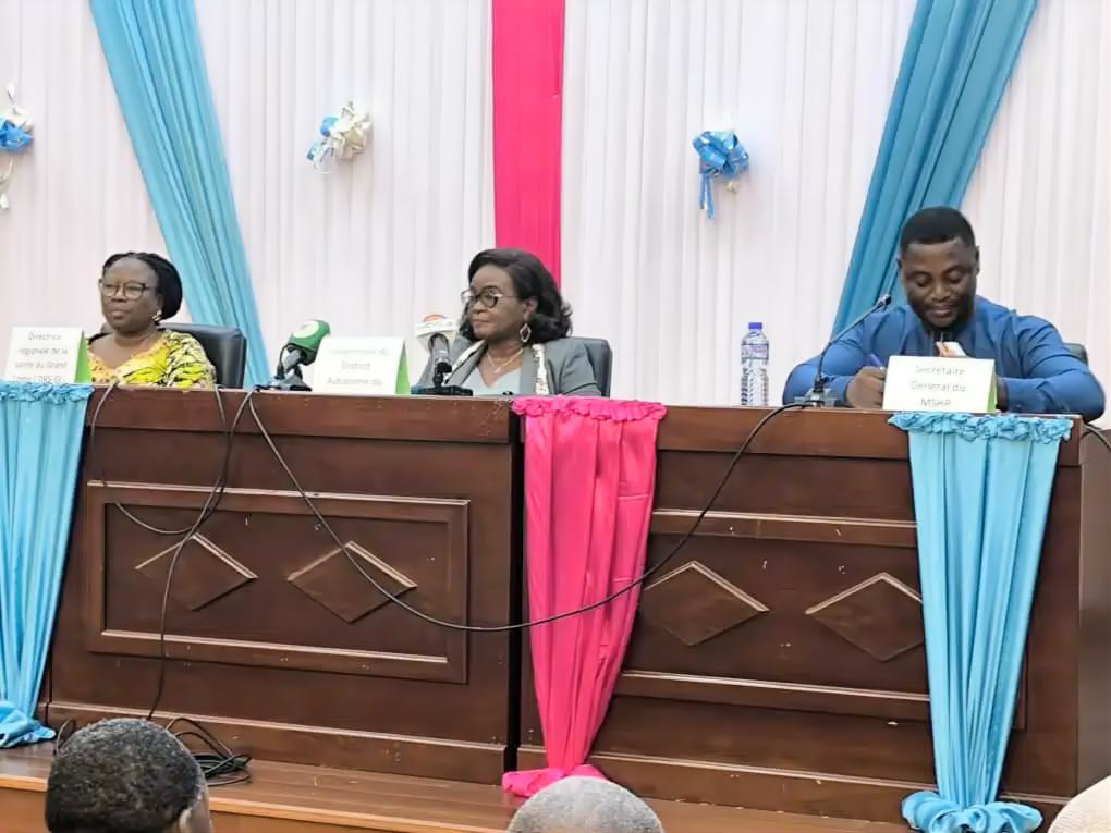 Le Grand Lomé lance le PEH, un projet stratégique pour améliorer la qualité des soins dans les établissements sanitaires publics.