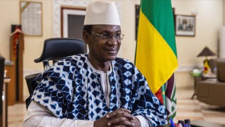 Accusé de malversations financières, l’ancien Premier ministre Choguel Maïga est placé sous mandat de dépôt, relançant le débat